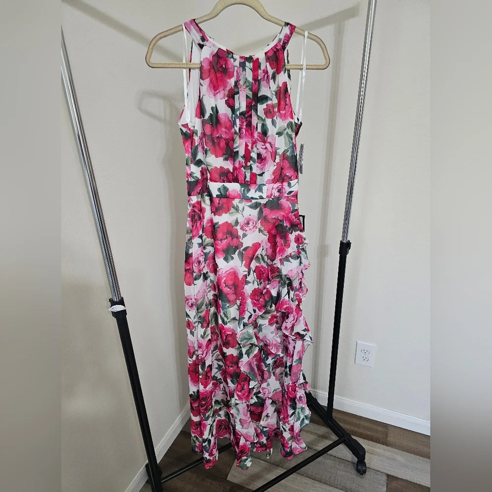 Betsy & Adam Pink and Green Floral Halter Maxi Dress - Picture 5 of 10